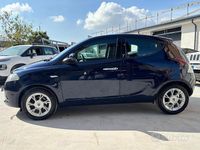 Usata Lancia Ypsilon Gold 86 CV (63 kW) 2016 Blu/azzurro Utilitaria