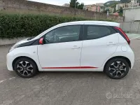 Usata Toyota Aygo Connect Style 72 CV (52 kW) 2021 Bianco Utilitaria