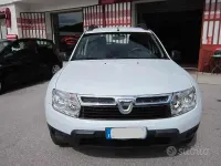 Usata Dacia Duster Lauréate 90 CV (66 kW) 2012 Bianco SUV
