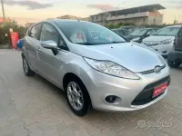 Usata Ford Fiesta Titanium 68 CV (50 kW) 2009 Grigio Berlina