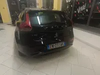 Gebraucht Volvo V40 115 PS (84 kW) 2012 Schwarz Kleinwagen