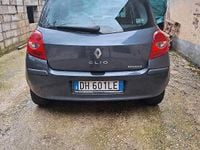 Usata Renault Clio II 75 CV (55 kW) 2007 Grigio Berlina