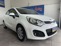 Usata Kia Rio Active 75 CV (55 kW) 2014 Bianco Berlina