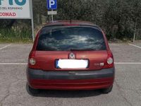 Käytetty Renault Clio II Authentique 58 HP (42 kW) 2004 Sedan