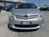 Usata Toyota Auris Sol 90 CV (66 kW) 2011 Argento Utilitaria