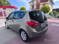 Usata Opel Meriva 120 CV (88 kW) 2011 Beige Monovolume