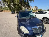 Usata Lancia Ypsilon 80 CV (58 kW) 2004 Bluazzurro Utilitaria