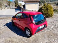 Usata Toyota Aygo 69 CV (50 kW) 2018 Rosso Utilitaria
