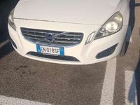 Usata Volvo V60 Momentum 215 CV (158 kW) 2012 Bianco Station wagon