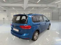 Usata VW Touran Business 150 CV (110 kW) 2023 Blu metallizzato Monovolume