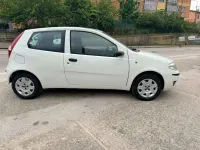 Usata Fiat Punto Classica 69 CV (50 kW) 2009 Bianco Utilitaria