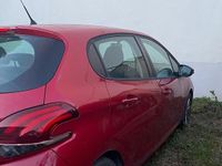 Usata Peugeot 208 82 CV (60 kW) 2016 Rosso Utilitaria