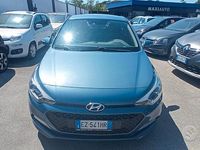 Usata Hyundai i20 74 CV (54 kW) 2015 Blu Berlina