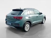 Usata VW T-Roc Life 110 CV (80 kW) 2023 Blu SUV
