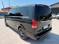 Gebraucht Mercedes V300 AMG 237 PS (174 kW) 2023 Schwarz Van / Kleinbus