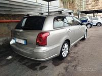 Usata Toyota Avensis 116 CV (85 kW) 2003 Grigio Station wagon