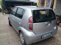 Usata Daihatsu Sirion 87 CV (63 kW) 2007 Grigio Utilitaria