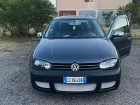 Usata VW Golf IV 105 CV (77 kW) 2002 Berlina