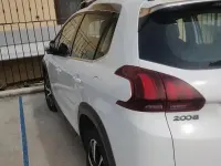 Usata Peugeot 2008 Allure 120 CV (88 kW) 2017 Bianco SUV