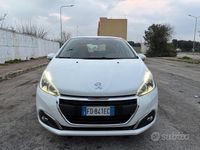 Usata Peugeot 208 81 CV (59 kW) 2016 Bianco Utilitaria