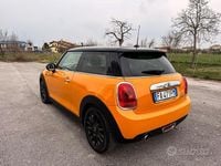 Usata Mini Cooper D Business 116 CV (85 kW) 2015 Arancione Utilitaria