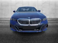 Usata BMW 530e M Sport 299 CV (219 kW) 2024 Blu/azzurro Berlina