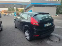 Usata Ford Fiesta Titanium 92 CV (67 kW) 2011 Bluazzurro Berlina