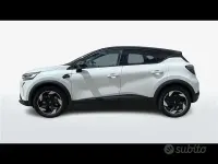 Usata Renault Captur Techno 160 CV (117 kW) 2025 Rosso SUV