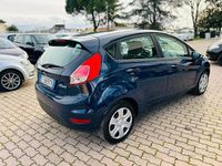 Usata Ford Fiesta 102 CV (75 kW) 2014 Blu Utilitaria
