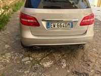 Usata Mercedes B180 Premium 109 CV (80 kW) 2014 Argento Utilitaria