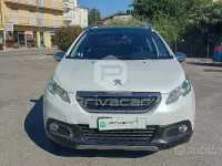 Usata Peugeot 2008 Allure 82 CV (60 kW) 2015 Bianco SUV