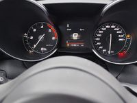 Usata Alfa Romeo Giulia Executive 180 CV (132 kW) 2018 Grigio Berlina