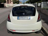 Usata Lancia Ypsilon Gold 69 CV (50 kW) 2016 Bianco Utilitaria