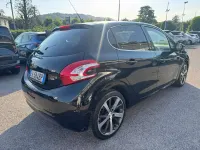 Usata Peugeot 208 Allure 92 CV (67 kW) 2014 Nero Utilitaria