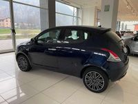 Usata Lancia Ypsilon Gold 69 CV (50 kW) 2021 Blu/azzurro Utilitaria