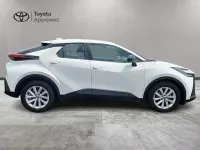 Usata Toyota C-HR Active 140 CV (102 kW) 2024 Super white SUV