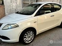 Usata Lancia Ypsilon Silver 69 CV (50 kW) 2016 Bianco Utilitaria