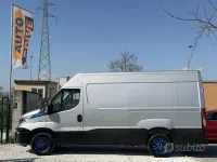 Usata Iveco Daily 136 CV (100 kW) 2018 Grigio Berlina