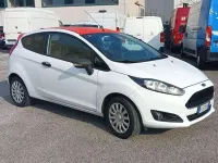 Gebraucht Ford Fiesta 75 PS (55 kW) 2017 Weiß Kleinwagen