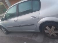 Usata Renault Clio II 48 CV (35 kW) 2004 Grigio Berlina