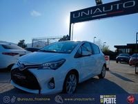 Usata Toyota Yaris Hybrid Style 75 CV (55 kW) 2015 Bianco Berlina