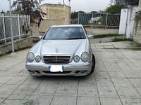 Usata Mercedes E200 Avantgarde 186 CV (136 kW) 2000 Argento Berlina