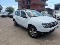 Usata Dacia Duster Lauréate 110 CV (80 kW) 2014 Bianco SUV
