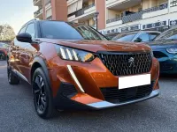 Usata Peugeot 2008 GT 131 CV (96 kW) 2023 Arancione/nero metallizzato SUV