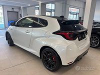 Usado Toyota Yaris 261 CV (191 kW) 2024 Blanco Utilitario