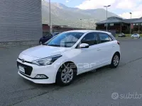 Usata Hyundai i20 Comfort 84 CV (61 kW) 2015 Bianco Utilitaria