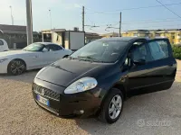 Usata Fiat Punto 69 CV (50 kW) 2012 Nero Utilitaria