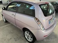 Usata Lancia Ypsilon 69 CV (50 kW) 2011 Viola Utilitaria