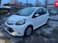 Usata Toyota Aygo Connect Style 68 CV (50 kW) 2014 Bianco Utilitaria