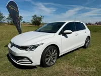 Usata VW Golf VIII Life 116 CV (85 kW) 2022 Bianco Berlina